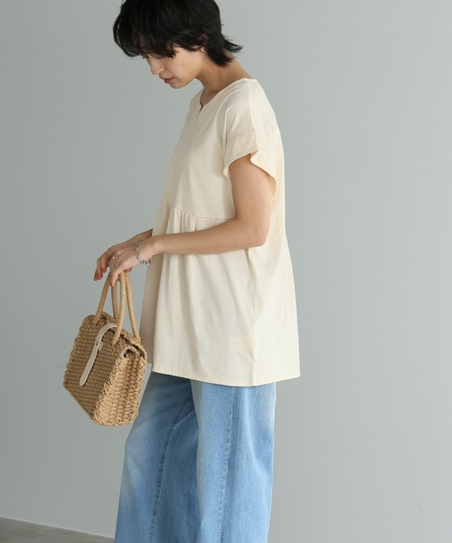 itto...（イット）の「綿100％切替フレアペプラムトップス（Tシャツ/カットソー・レディース・ブラック/アイボリー・M）」の6枚目の写真