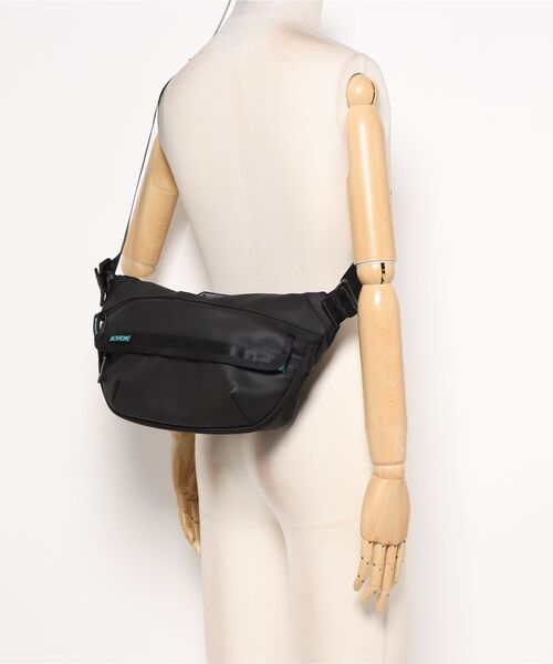 CHROME(クローム)の「【CHROME/クローム】 BOT FLAP SLING 5L NAUGHTIAM別注(ボディバッグ/ウエストポーチ・メンズ・ブラック・FREE)」の2枚目の写真