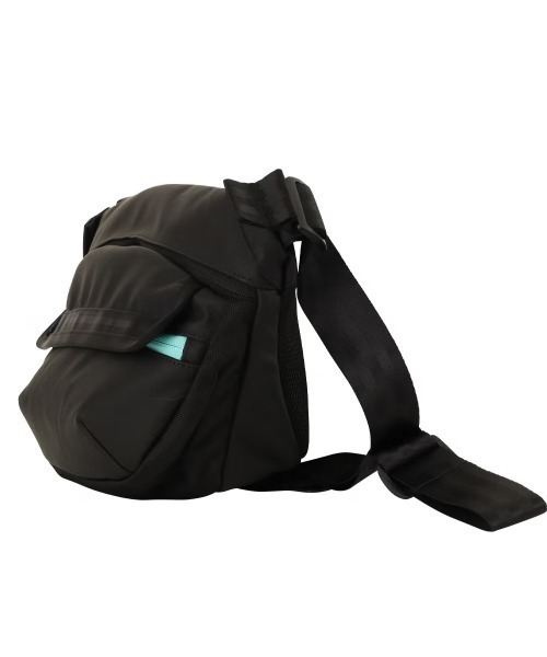 CHROME(クローム)の「【CHROME/クローム】 BOT FLAP SLING 5L NAUGHTIAM別注(ボディバッグ/ウエストポーチ・メンズ・ブラック・FREE)」の5枚目の写真