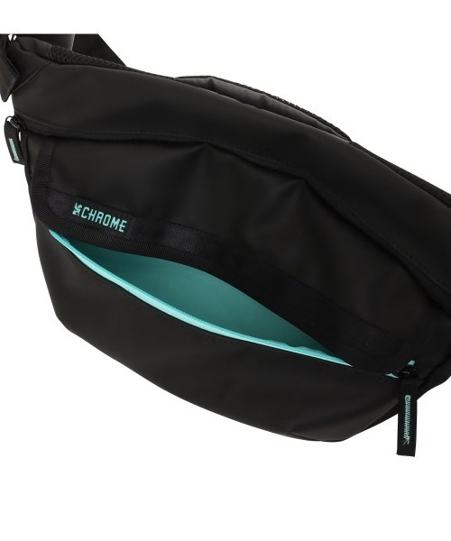 CHROME(クローム)の「【CHROME/クローム】 BOT FLAP SLING 5L NAUGHTIAM別注(ボディバッグ/ウエストポーチ・メンズ・ブラック・FREE)」の9枚目の写真