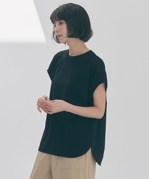 UNFILO(アンフィーロ)の「BEAUTY FORM-T バックシャーリング Tシャツ(Tシャツ/カットソー・レディース・ベージュ系/ダークグリーン系/ホワイト系1/ブラック系/ネイビー系1・X-LARGE)」の13枚目の写真