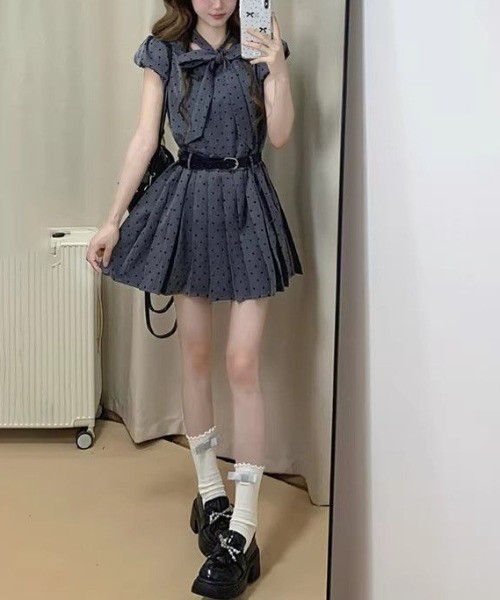 CHUL(チュル)の「ドット柄リボンフリルミニワンピース(ワンピース・レディース・グレー・X-LARGE/LARGE/MEDIUM/SMALL)」の2枚目の写真