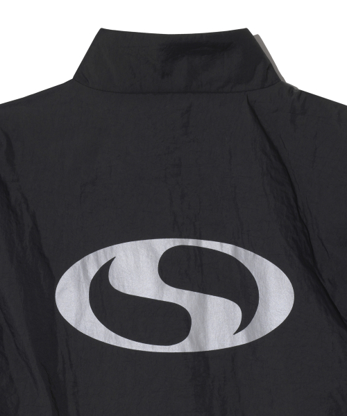 LORES（ロアス）の「Asymmetric Nylon Vest - Black（ベスト・レディース・その他・MEDIUM）」の4枚目の写真