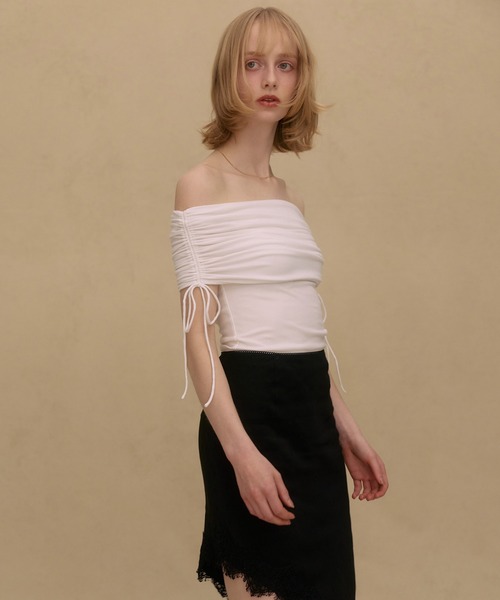 EIMY ISTOIRE(エイミーイストワール)の「PEACH OFFSHOULDER TOPS(Tシャツ/カットソー・レディース・ブラック/ライトピンク/ホワイト・F)」の7枚目の写真