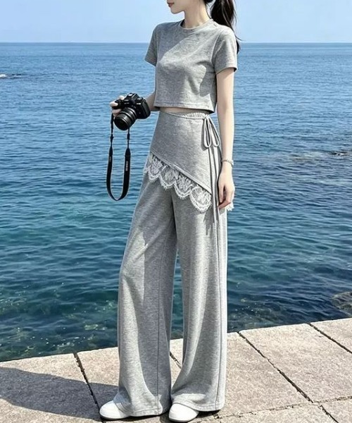 LUCPY(ラクピー)の「クロップド丈トップス+ワイドパンツセットアップ(その他パンツ・レディース・グレー・XX-LARGE/X-LARGE/LARGE/MEDIUM)」の3枚目の写真