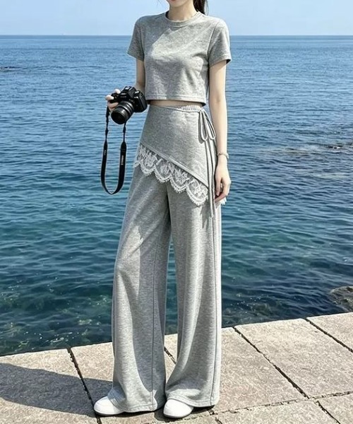 LUCPY(ラクピー)の「クロップド丈トップス+ワイドパンツセットアップ(その他パンツ・レディース・グレー・XX-LARGE/X-LARGE/LARGE/MEDIUM)」の4枚目の写真