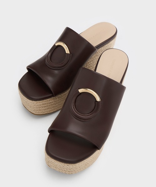 CHARLES & KEITH（チャールズ & キース）の「メタリックアクセント エスパドリーユウェッジ（サンダル・レディース・サンドベージュ/ブラック/マルーン・25cm/24.5cm/23.5cm/23cm/22.5cm/25.5cm）」の14枚目の写真
