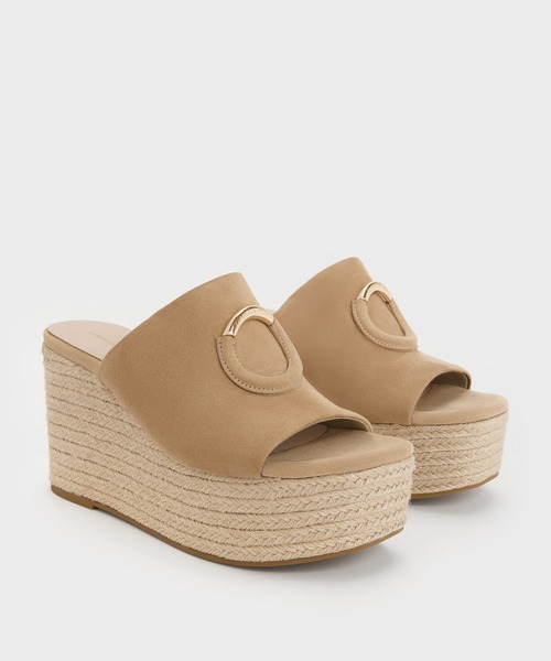 CHARLES & KEITH（チャールズ & キース）の「メタリックアクセント エスパドリーユウェッジ（サンダル・レディース・サンドベージュ/ブラック/マルーン・25cm/24.5cm/23.5cm/23cm/22.5cm/25.5cm）」の19枚目の写真
