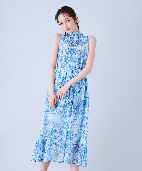 Audie a Muses（オーディアミューズ）の「胸元ピンタック更紗プリントワンピース（ワンピース・レディース・ブルー/レッド・38/42）」の12枚目の写真