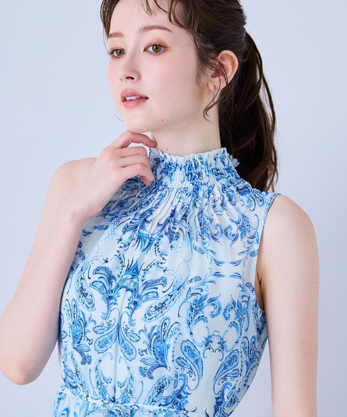 Audie a Muses（オーディアミューズ）の「胸元ピンタック更紗プリントワンピース（ワンピース・レディース・ブルー/レッド・38/42）」の15枚目の写真