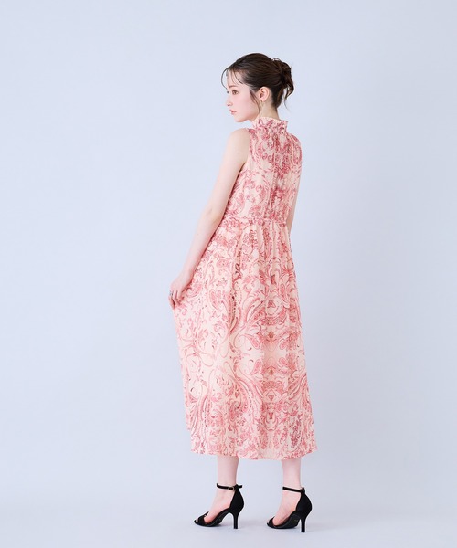 Audie a Muses（オーディアミューズ）の「胸元ピンタック更紗プリントワンピース（ワンピース・レディース・ブルー/レッド・38/42）」の21枚目の写真