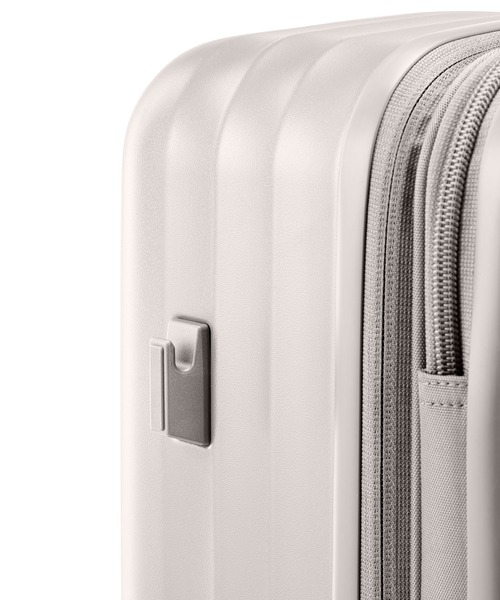 AMERICAN TOURISTER（アメリカンツーリスター）の「アメリカンツーリスター TRANTO スピナー68/25 エキスパンダー TSA BO ワームグレー（スーツケース/キャリーバッグ・メンズ・グレー系・M）」の13枚目の写真