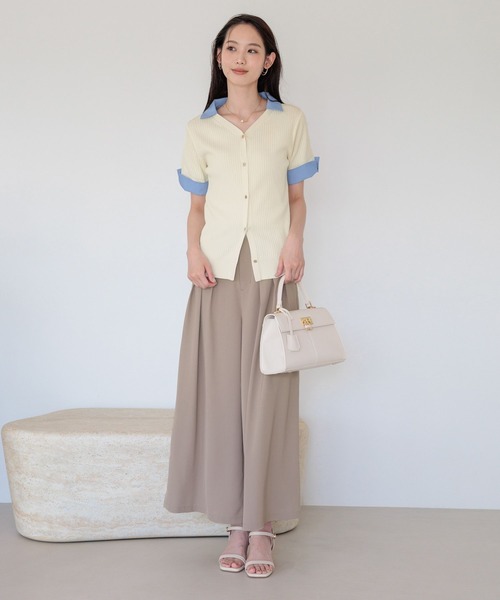 Andemiu(アンデミュウ)の「タックフレアパンツ859565(スラックス・レディース・グレイッシュベージュ/ブラック・MEDIUM/SMALL)」の17枚目の写真