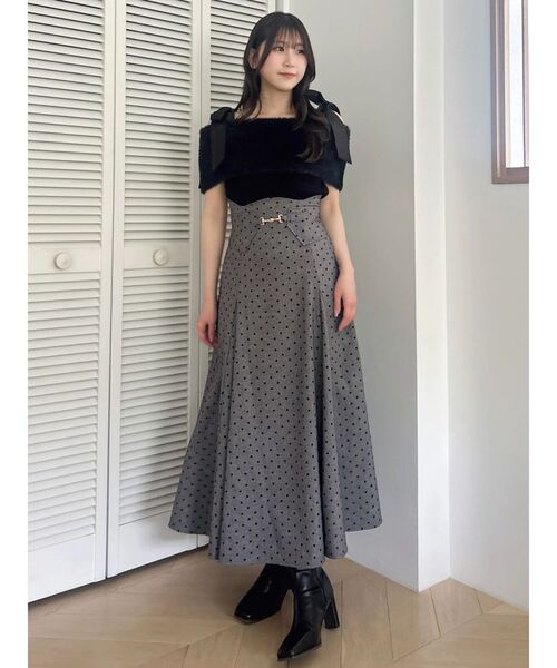dazzlin(ダズリン)の「ショルダーリボンファーオフショルニット(ニット/セーター・レディース・ブラック/グレー/ブラウン・FREE)」の15枚目の写真