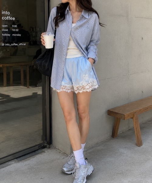 ampm(エーエムピーエム)の「レースヘムサテンショートパンツ(その他パンツ・レディース・ブルー/ブラック・M/S)」の6枚目の写真