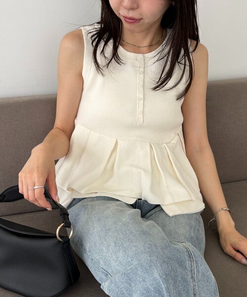 CAPRICIEUX LE'MAGE(カプリシューレマージュ)の「アシメペプラムヘンリーニット(ニット/セーター・レディース・ブラック/オフホワイト/ブラウン・FREE)」の19枚目の写真