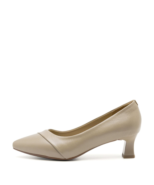 SPUR(シュプール)の「ヴェララインカットコンフォートパンプス 羊革パンプスヒール 5.5cm -WS9013 (3カラー)(パンプス・レディース・アイボリー/ベージュ/ブラック・22.5cm/23cm/23.5cm/24cm/24.5cm/25cm)」の11枚目の写真