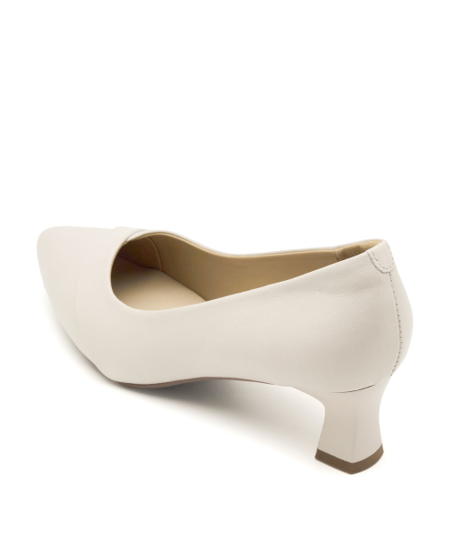 SPUR(シュプール)の「ヴェララインカットコンフォートパンプス 羊革パンプスヒール 5.5cm -WS9013 (3カラー)(パンプス・レディース・アイボリー/ベージュ/ブラック・22.5cm/23cm/23.5cm/24cm/24.5cm/25cm)」の16枚目の写真