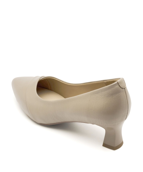 SPUR(シュプール)の「ヴェララインカットコンフォートパンプス 羊革パンプスヒール 5.5cm -WS9013 (3カラー)(パンプス・レディース・アイボリー/ベージュ/ブラック・22.5cm/23cm/23.5cm/24cm/24.5cm/25cm)」の17枚目の写真
