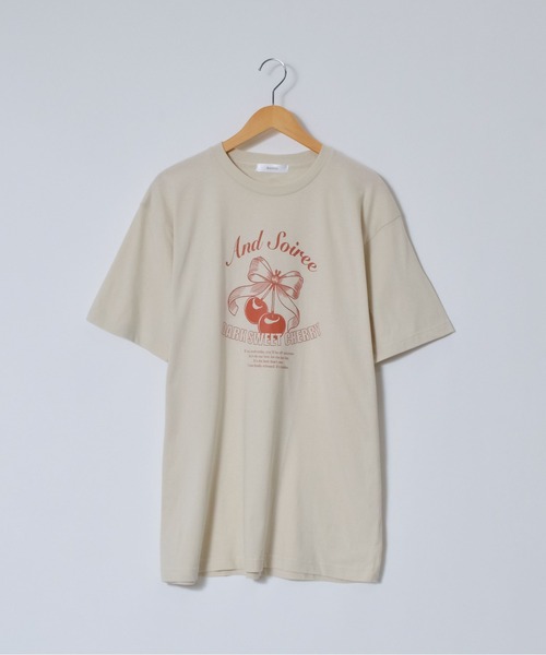 &soiree(アンドソワレ)の「【シルエット選べる2サイズ】レトロチェリーTシャツ(Tシャツ/カットソー・レディース・ホワイト/ライトベージュ/ネイビー・MEDIUM/FREE)」の11枚目の写真