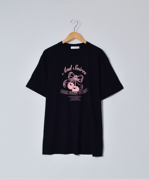 &soiree(アンドソワレ)の「【シルエット選べる2サイズ】レトロチェリーTシャツ(Tシャツ/カットソー・レディース・ホワイト/ライトベージュ/ネイビー・MEDIUM/FREE)」の13枚目の写真