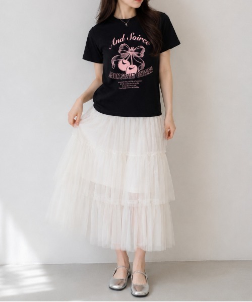 &soiree(アンドソワレ)の「【シルエット選べる2サイズ】レトロチェリーTシャツ(Tシャツ/カットソー・レディース・ホワイト/ライトベージュ/ネイビー・MEDIUM/FREE)」の8枚目の写真