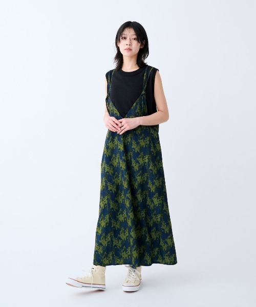THREE FIFTY STANDARD（スリーフィフティースタンダード）の「ＴＨＲＥＥ　ＦＩＦＴＹ　ＳＴＡＮＤＡＲＤ　金子敦子さんと作った日本製のシアーなノースリーブニット〈ブラック〉（ニット/セーター・レディース・ブラック・M/L）」の11枚目の写真