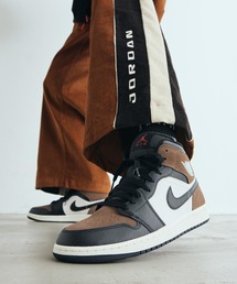 JORDAN BRAND（ジョーダンブランド）の「エア ジョーダン 1 MID メンズシューズ   Air Jordan 1 Mid Men's Shoes DQ8426-007 Black（スニーカー）」
