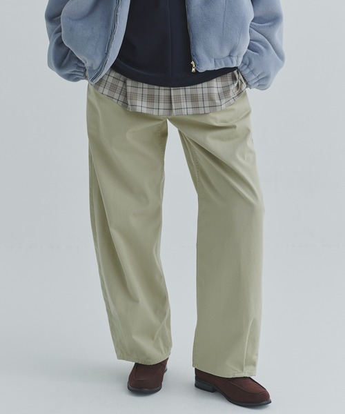 CULLNI（クルニ）の「Frosted Wash Waist & Hem Tuck Chino Wide Pants（デニムパンツ・メンズ・ベージュ系/カーキ系・0/2/1）」の2枚目の写真