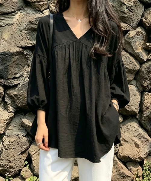 Miniministore(ミニミニストア)の「Vネックシャツブラウス 七分袖 ゆったり(シャツ/ブラウス・レディース・ブラック/ホワイト・FREE)」の2枚目の写真