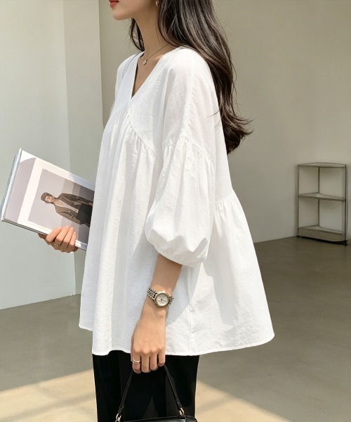Miniministore(ミニミニストア)の「Vネックシャツブラウス 七分袖 ゆったり(シャツ/ブラウス・レディース・ブラック/ホワイト・FREE)」の11枚目の写真