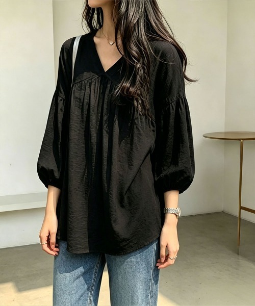 Miniministore(ミニミニストア)の「Vネックシャツブラウス 七分袖 ゆったり(シャツ/ブラウス・レディース・ブラック/ホワイト・FREE)」の13枚目の写真