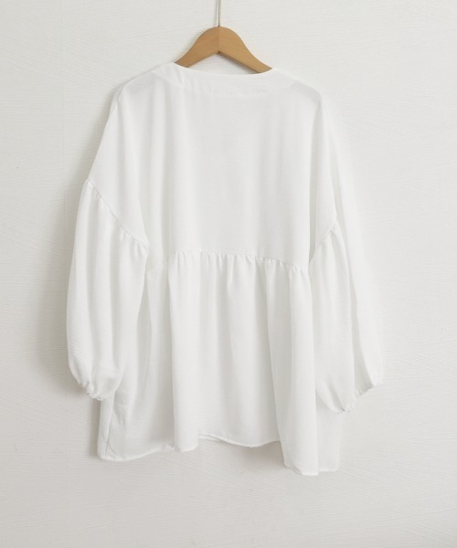 Miniministore(ミニミニストア)の「Vネックシャツブラウス 七分袖 ゆったり(シャツ/ブラウス・レディース・ブラック/ホワイト・FREE)」の21枚目の写真