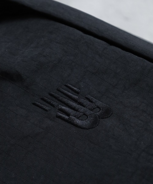 FUNALIVE(ファンアライブ)の「new balance SIMPLE SHOULDER シンプルショルダー(ショルダーバッグ・メンズ・ブラック・フリー)」の3枚目の写真