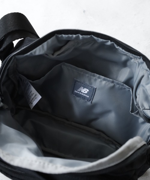FUNALIVE(ファンアライブ)の「new balance SIMPLE SHOULDER シンプルショルダー(ショルダーバッグ・メンズ・ブラック・フリー)」の9枚目の写真