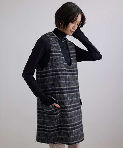 SALON adam et rope'(サロン アダム エ ロペ)の「MILIORアルパカシャギーチェックミニワンピース / セットアップ対応(ワンピース・レディース・キャメル/チャコールグレー・FREE)」の1枚目の写真