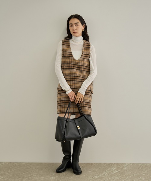 SALON adam et rope'(サロン アダム エ ロペ)の「MILIORアルパカシャギーチェックミニワンピース / セットアップ対応(ワンピース・レディース・キャメル/チャコールグレー・FREE)」の3枚目の写真