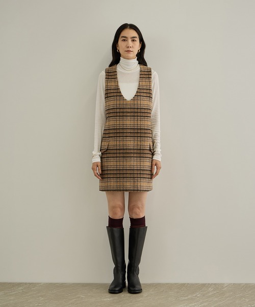 SALON adam et rope'(サロン アダム エ ロペ)の「MILIORアルパカシャギーチェックミニワンピース / セットアップ対応(ワンピース・レディース・キャメル/チャコールグレー・FREE)」の10枚目の写真