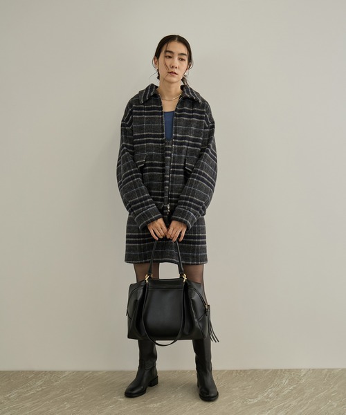 SALON adam et rope'(サロン アダム エ ロペ)の「MILIORアルパカシャギーチェックミニワンピース / セットアップ対応(ワンピース・レディース・キャメル/チャコールグレー・FREE)」の19枚目の写真