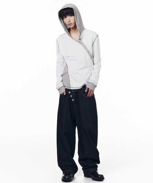 AAKAM(アーカム)の「Slant Cut Hooded Long Sleeve (Light Gray)(パーカー・レディース・その他・1/2)」の7枚目の写真