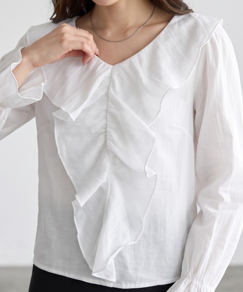 umune(ウムネ)の「華やかなフリルデザインが目を引く♪上品なきれいめブラウス(シャツ/ブラウス・レディース・オフホワイト/ダークブラウン/チャコールグレー・FREE)」の20枚目の写真