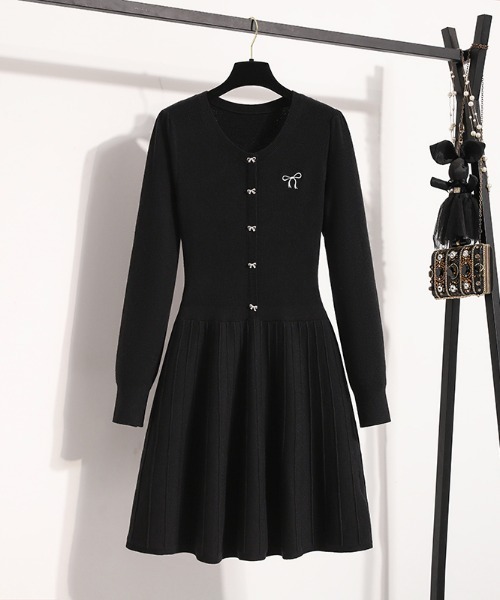 AMAJI(アマジ)の「ニット フレアワンピース(ワンピース・レディース・ブラック・X-LARGE/LARGE/MEDIUM)」の1枚目の写真
