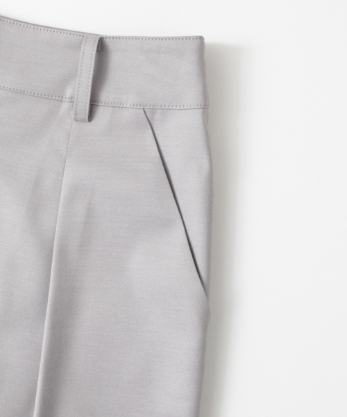 URBAN RESEARCH(アーバンリサーチ)の「UR T/Rタックテーパードパンツ(その他パンツ・レディース・ネイビー/ピンクベージュ/グレー・36/38)」の9枚目の写真