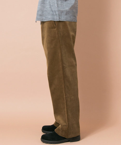 URBAN RESEARCH(アーバンリサーチ)の「UR コーデュロイワイドトラウザー(その他パンツ・メンズ・キャメル/ネイビー・MEDIUM/LARGE)」の9枚目の写真