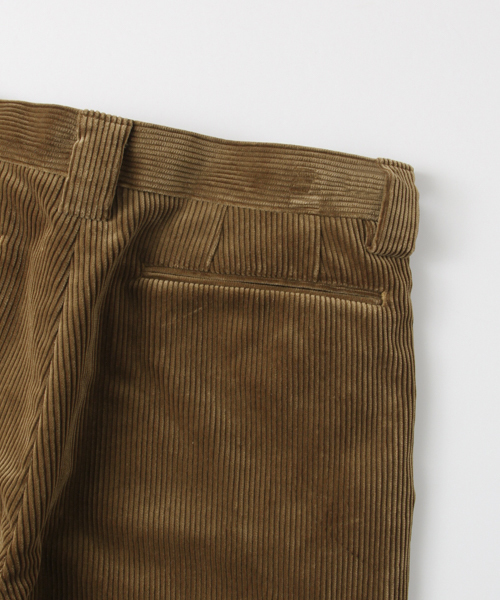 URBAN RESEARCH(アーバンリサーチ)の「UR コーデュロイワイドトラウザー(その他パンツ・メンズ・キャメル/ネイビー・MEDIUM/LARGE)」の8枚目の写真