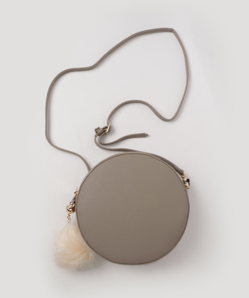 MONICA（モニカ）の「まんまるポシェット（ショルダーバッグ・レディース・ブラック/レッド/ベージュ/アイボリー/シャンパン/ダークブラウン/グレー・FREE）」の4枚目の写真