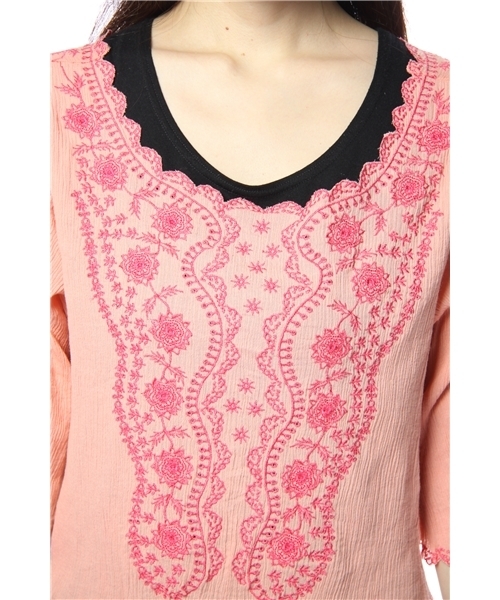 Another Edition（アナザーエディション）の「AE スカラップCOLOR EMB 5SL（シャツ/ブラウス・レディース・ホワイト/ケリー/ピンク・フリー）」の6枚目の写真