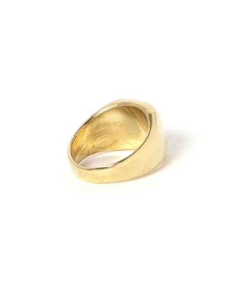 CALEE(キャリー)の「SIGNET RING<BRASS>(リング・メンズ・ゴールド・#19/#21/#17)」の3枚目の写真