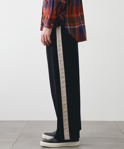 STUDIOUS（ステュディオス）の「【STUDIOUS】マルチストレッチワイドパンツ（その他パンツ・メンズ・ホワイト/パープル/ブラック・1/2）」の10枚目の写真