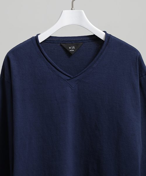 wjk black（ﾀﾞﾌﾞﾙｼﾞｪｲｹｲﾌﾞﾗｯｸ）の「【wjk black】≪STUDIOUS限定≫ヘビーウェイトVネックL/S Tee（Tシャツ/カットソー・メンズ・ホワイト/ネイビー/ピンクベージュ/グレー・1/2/3）」の17枚目の写真
